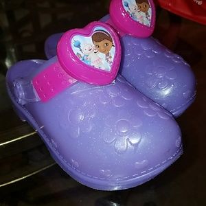 Light up Doc McStuffin toddler clogs.